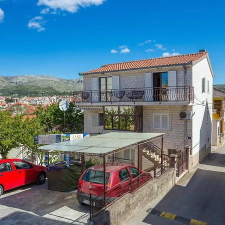 With A Parking Space - 20874 Trogir
